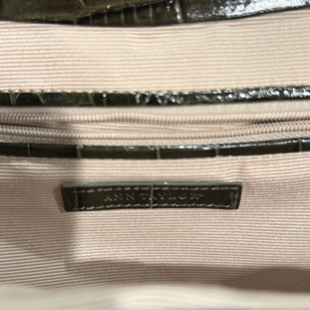 Ann Taylor Leather Clutch Croc Embossed Brown Dark Green Clutch - Picture 5 of 6